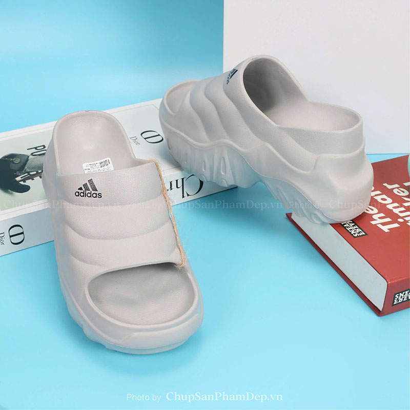 Dép Đúc Adidas 8P Tem Chéo Đơn Giản