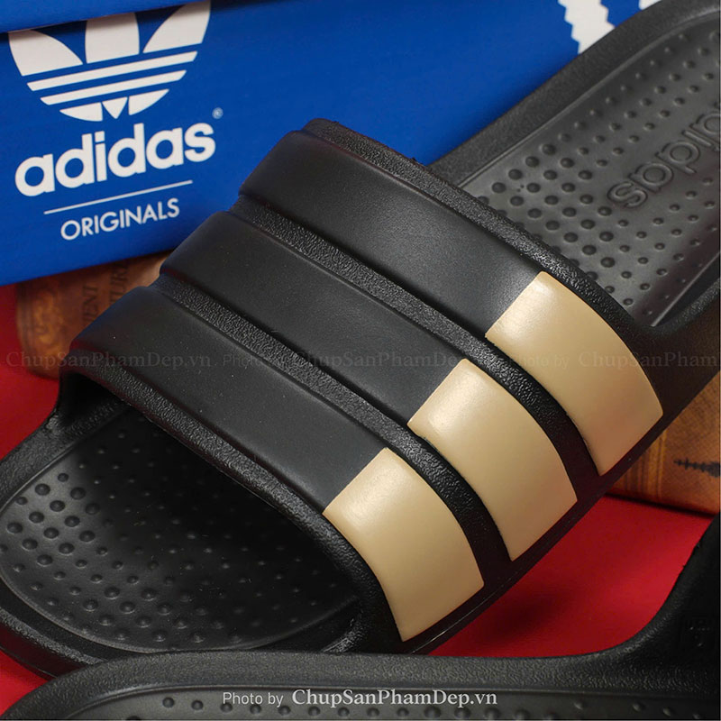 Dép Đúc Adidas LS Thiết Kế Ấn Tượng