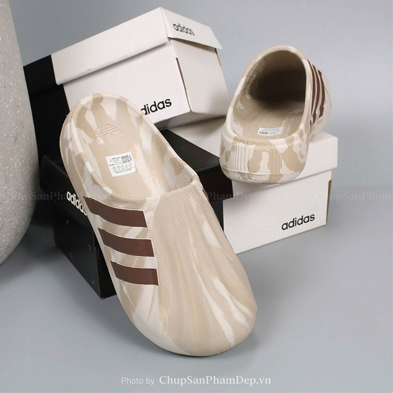 Dép Sục Adidas 3 Sọc Loang Màu Sắc Nét